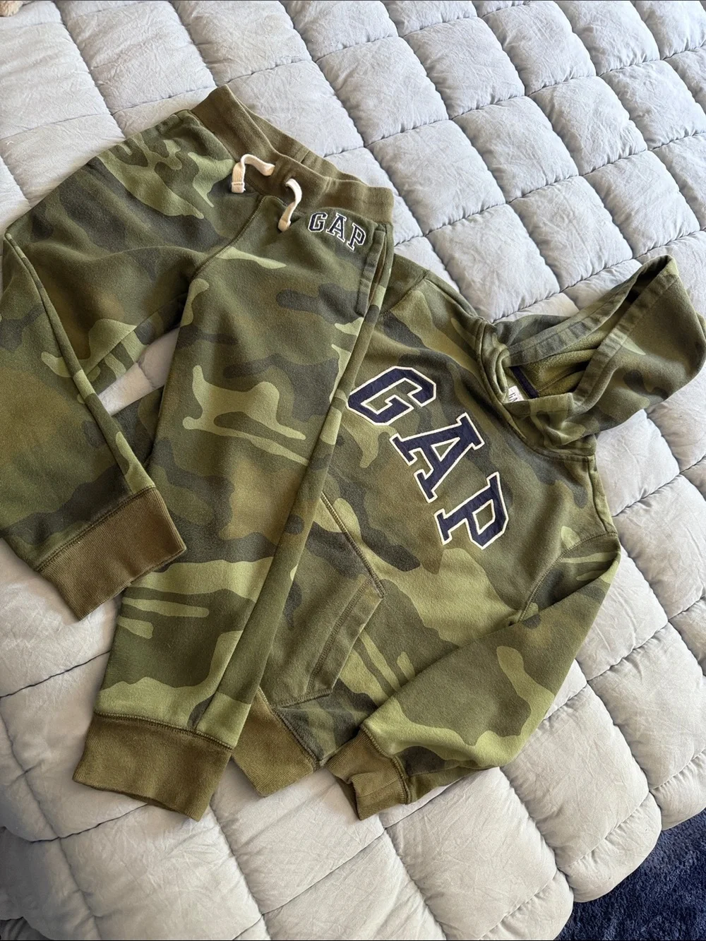 GAP Camo Jogger Sweatpants in Olive Green & Khaki